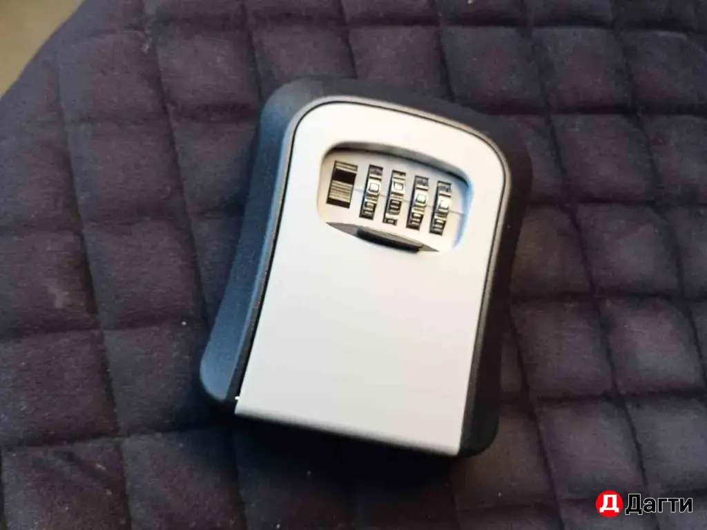 ключница металлическая