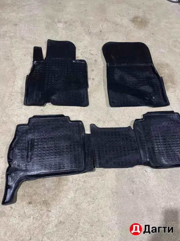 Полики от Land Cruiser 200