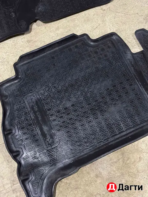 Полики от Land Cruiser 200