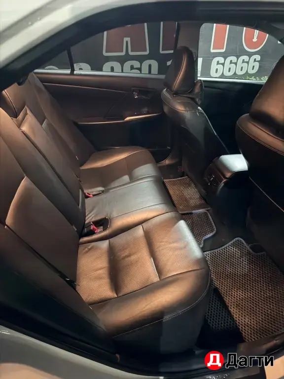 Toyota Camry, 2017 года
